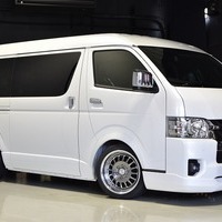 50.スタイルパッケージ ハイエース ワイドS-GL DPⅡ 2WD 2,800㏄ ディーゼル車 5人乗りのサムネイル