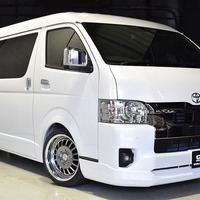 50.スタイルパッケージ ハイエース ワイドS-GL DPⅡ 2WD 2,800㏄ ディーゼル車 5人乗りのサムネイル