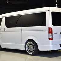 50.スタイルパッケージ ハイエース ワイドS-GL DPⅡ 2WD 2,800㏄ ディーゼル車 5人乗りのサムネイル