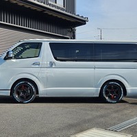 CRSPKG　ハイエース　スーパーGL　ダークプライムⅡ　2WD　2000cc　ガソリン車　5人乗りのサムネイル