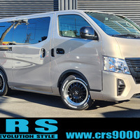 キャラバン　50th　Anniversary（50周年記念車）2WD　2000cc　ガソリン車　5人乗りのサムネイル