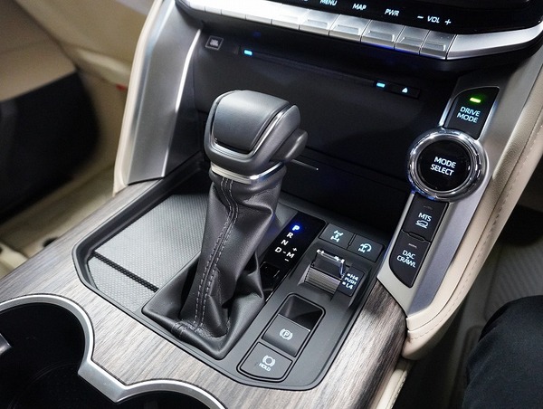 3876 令和5年式 トヨタ ランドクルーザー300 ZX 4WD 3,500cc