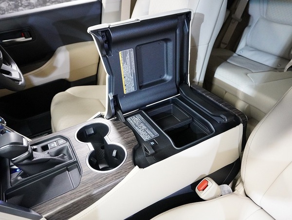 3876 令和5年式 トヨタ ランドクルーザー300 ZX 4WD 3,500cc