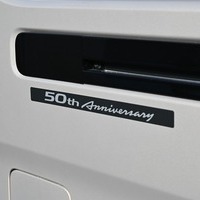 3743 CRSコンプリート 日産 キャラバン 50th Anniversary（50周年記念車）2WD 2,400CC ディーゼル車 5人乗りのサムネイル