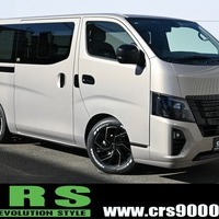 3745 CRSコンプリート 日産 キャラバン 50th Anniversary（50周年記念車）2WD 2,000CC ガソリン車 5人乗りのサムネイル