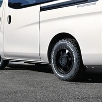 3744 CRSコンプリート 日産 キャラバン 50th Anniversary（50周年記念車）4WD 2,400CC ディーゼル車 5人乗りのサムネイル