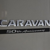 64.キャラバン CRSコンプリート GRAND PREMIUM GX 50thアニバーサリー 4WD 2,400㏄ ディーゼル車 寒冷地 オートスライドのサムネイル