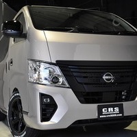 63.キャラバン CRSコンプリート GRAND PREMIUM GX 50thアニバーサリー 2WD 2,400ccディーゼル車 オートスライドドアのサムネイル