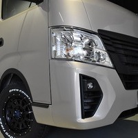 64.キャラバン CRSコンプリート GRAND PREMIUM GX 50thアニバーサリー 4WD 2,400㏄ ディーゼル車 寒冷地 オートスライドのサムネイル