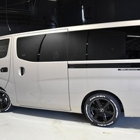 63.キャラバン CRSコンプリート GRAND PREMIUM GX 50thアニバーサリー 2WD 2,400ccディーゼル車 オートスライドドアのサムネイル