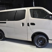 65.キャラバン CRSコンプリート GRAND PREMIUM GX 50thアニバーサリー 4WD 2,400㏄ ディーゼル車 寒冷地のサムネイル