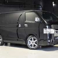 62.ファミリーパッケ―ジ ハイエース スーパーGL DPⅡ2WD 2,000㏄ ガソリン車 5人乗り 即納のサムネイル