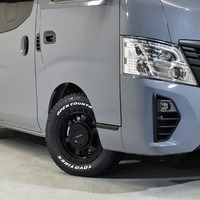 3803 日産 キャラバン CRSコンプリート GRANDプレミアム GX 50thアニバーサリー 2WD 2,400CC ディーゼル車 5人乗りのサムネイル