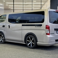 3919 CRSコンプリート 日産 キャラバン 50th Anniversary（50周年記念車）2WD 2,400CC ディーゼル車 5人乗りのサムネイル