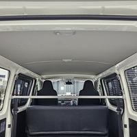 4012　平成29年式　レジアスエース　DX　GLパッケージ　マニュアル車　2WD　2000cc　ガソリン車　6人乗り　3.4万kmのサムネイル