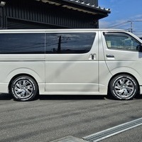 4122　ハイエース　スーパーGL　ダークプライムⅡ　2WD　2800cc　ディーゼル車　5人乗り　2.6万kmのサムネイル