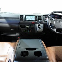 4162. 令和1年式 ハイエース DX 2WD 2,800cc ディーゼル車 3/6人乗車 走行2.1万km 検査1年付のサムネイル