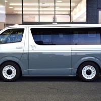 3395 平成27年式 ハイエース スーパーGL ダークプライム 2WD 2,000cc (ガソリン車) 5人乗車 8.5万kmのサムネイル