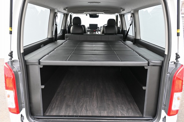 3904 【内装架装車】令和5年式 ハイエース S-GL 2WD 2,000cc (ガソリン