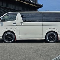 3903　令和3年式　ハイエース　スーパーGL　ダークプライムⅡ　ビーチクルーザー　2WD　2000cc　ガソリン車　5人乗り　1.7万kmのサムネイル