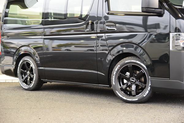 きんきんきん☆ハイエース　15インチ☆ たまにはお尻も🍑 #ハイエース #200系ハイエース #hiace #1G3