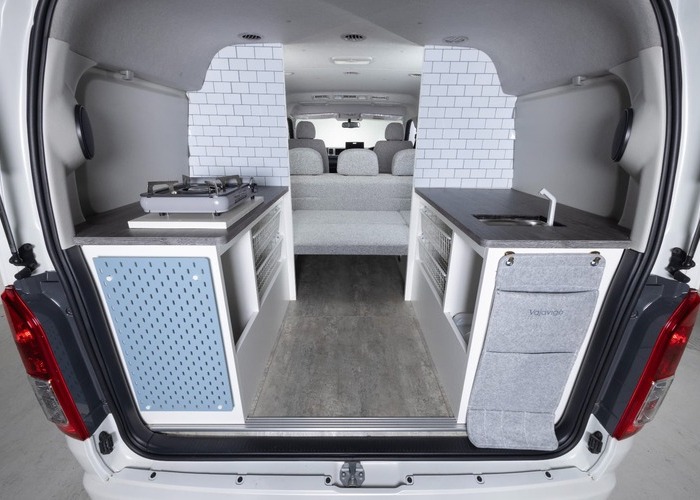 HIACE WAGON GL  COMPLETE 「NOMADIC WAGON」WAGON　8ナンバー　5人乗りのサムネイル