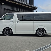 3703　令和4年式　ハイエース　スーパーGL　2WD　2000cc　ガソリン車　8人乗り8ナンバー登録車　0.9万kmのサムネイル