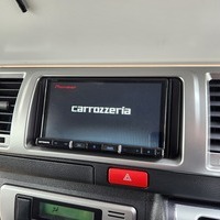 3703　令和4年式　ハイエース　スーパーGL　2WD　2000cc　ガソリン車　8人乗り8ナンバー登録車　0.9万kmのサムネイル