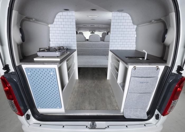HIACE WAGON GL  COMPLETE 「NOMADIC WAGON」WAGON　8ナンバー　5人乗りのサムネイル