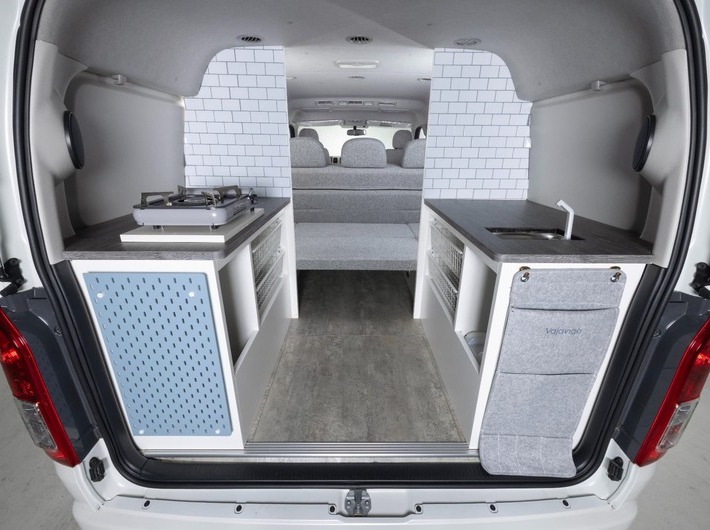 HIACE WAGON GL  COMPLETE 「NOMADIC WAGON」WAGON　8ナンバー　5人乗りのサムネイル