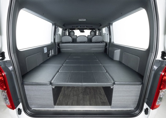 HIACE VAN  S-GL  COMPLETE  「BEACH CRUISER」VAN　8ナンバー　5人乗りのサムネイル