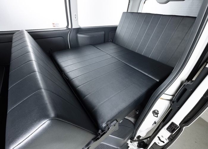 HIACE S-GL COMPLETE「UNITY VAN」VAN　8ナンバー　8人乗りのサムネイル