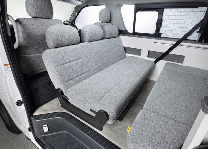 HIACE WAGON GL  COMPLETE 「NOMADIC WAGON」WAGON　8ナンバー　5人乗りのサムネイル