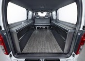 HIACE S-GL COMPLETE「ATTICS VAN」VAN　1or4ナンバー　5人乗りのサムネイル