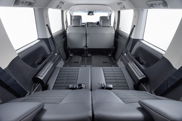 【Hi】デリカD5新車はずし② (⚠︎セット売り) 三菱デリカD:5「JAOS PACKAGE」ジャオスパッケージ | 200系ハイエース