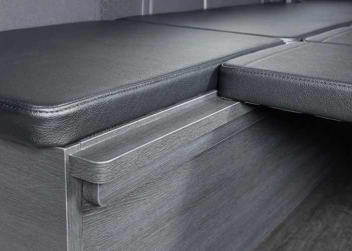 HIACE WAGON GL  COMPLETE 「Bed Kit Ⅲ」WAGON　8ナンバー　8人乗りのサムネイル