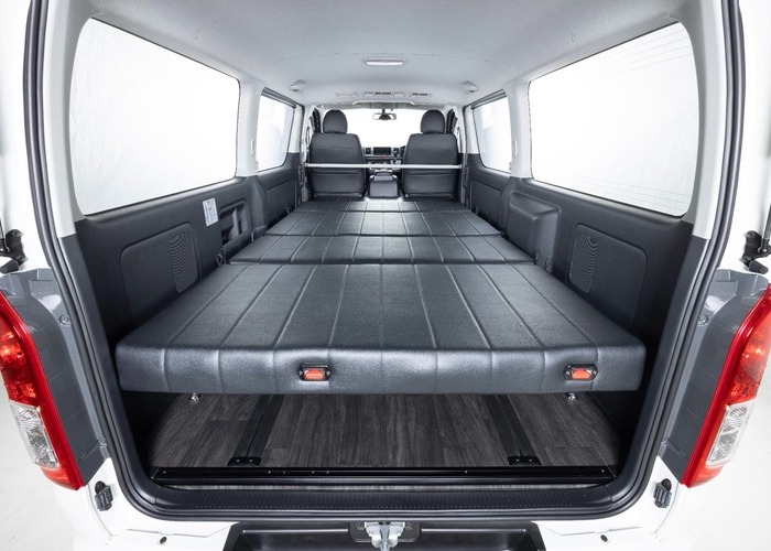HIACE S-GL COMPLETE「UNITY VAN」VAN　8ナンバー　8人乗りのサムネイル