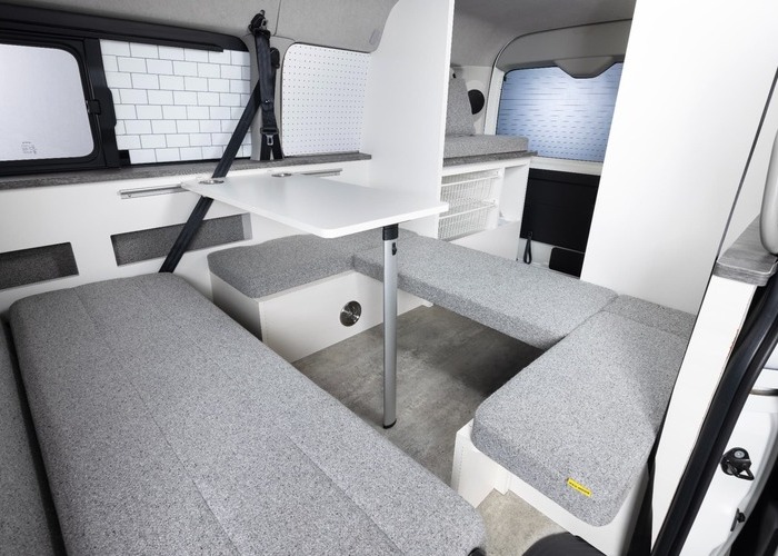 HIACE WAGON GL  COMPLETE 「NOMADIC WAGON」WAGON　8ナンバー　5人乗りのサムネイル