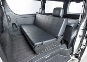 HIACE S-GL COMPLETE「ATTICS VAN」VAN　1or4ナンバー　5人乗りのサムネイル