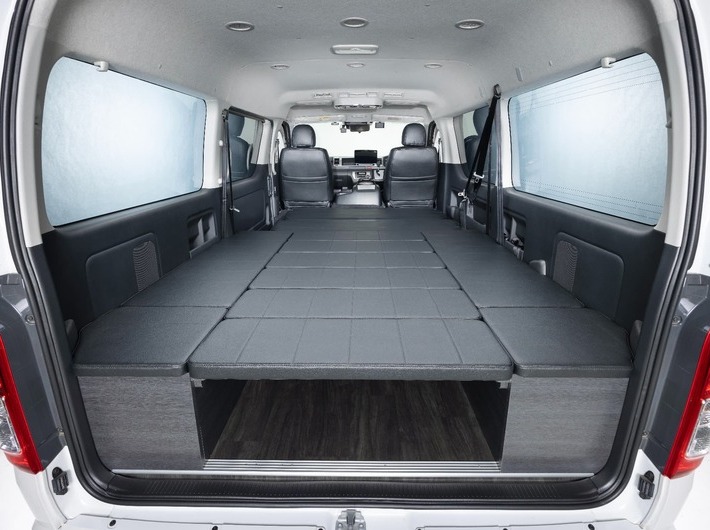 HIACE WAGON GL  COMPLETE 「Bed Kit Ⅲ」WAGON　8ナンバー　8人乗りのサムネイル