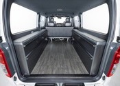 HIACE S-GL COMPLETE「ATTICS VAN」VAN　1or4ナンバー　5人乗りのサムネイル