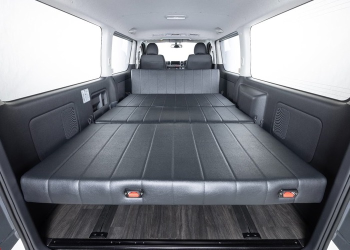 HIACE S-GL COMPLETE「UNITY VAN」VAN　8ナンバー　8人乗りのサムネイル