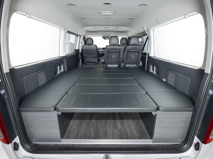 HIACE WAGON GL  COMPLETE 「Bed Kit Ⅱ」WAGON　8ナンバー　7人乗りのサムネイル