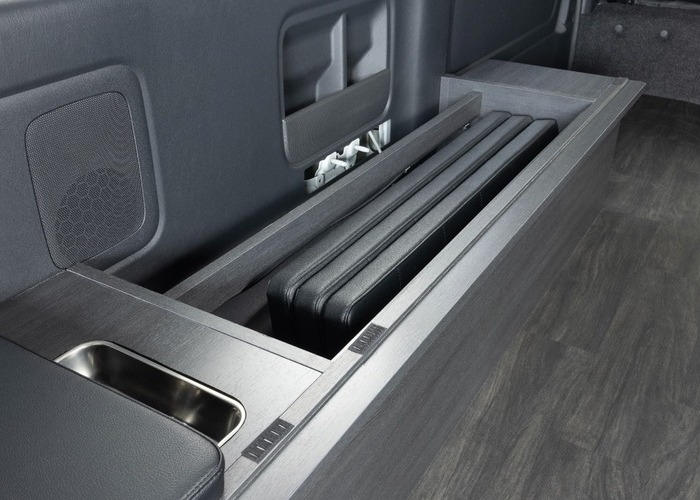 HIACE WAGON GL  COMPLETE 「Bed Kit Ⅱ」WAGON　8ナンバー　7人乗りのサムネイル