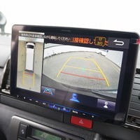 4245　令和4年式 ハイエース バン S-GL DPⅡ 2WD 2,800cc (ディーゼル車) 5人乗車 23,569Kｍのサムネイル