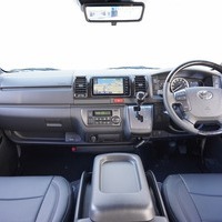 4121 令和4年式 ハイエース S-GL ダークプライムⅡ 2WD 2,000cc (ガソリン車) 5人乗車 7,400kmのサムネイル