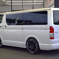 3932 令和6年式 ハイエース スーパーGL ダークプライムⅡ 2WD 2,000cc (ガソリン車) 5人乗車 5kmのサムネイル