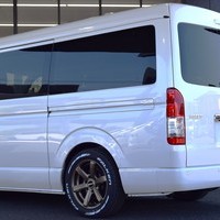 3966　ハイエース　ワゴンGL　ベッドキットⅤ　2,700cc　ガソリン車　10人乗りのサムネイル