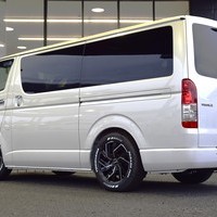 3932 令和6年式 ハイエース スーパーGL ダークプライムⅡ 2WD 2,000cc (ガソリン車) 5人乗車 5kmのサムネイル