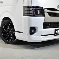 4200 CRSコンプリート ハイエース スーパーGL 2WD 2,000CC ガソリン車 5人乗りのサムネイル